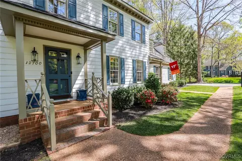 Exterior - 12700 Knightcross Rd, Midlothian, VA 23113 photo 3 of 12