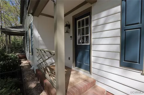 Exterior - 12700 Knightcross Rd, Midlothian, VA 23113 photo 5 of 12