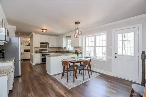 Kitchen - 12700 Knightcross Rd, Midlothian, VA 23113 photo 4 of 5