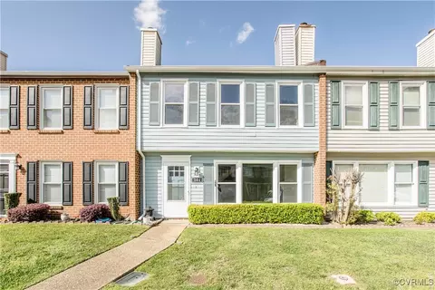 104 Ashley Pl, Colonial Heights, VA 23834