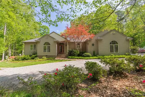 5254 Windsor Park Cir, Louisa, VA 23093