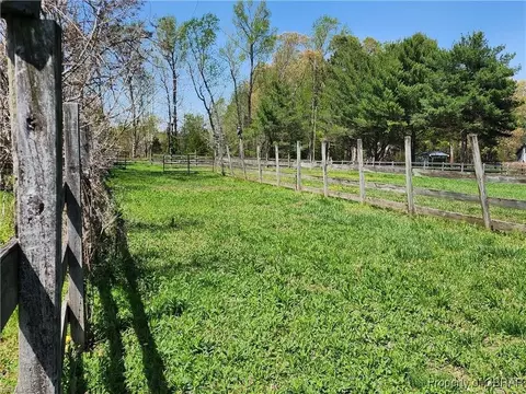 5082 Kathy Ln, Gloucester, VA 23061 photo 16