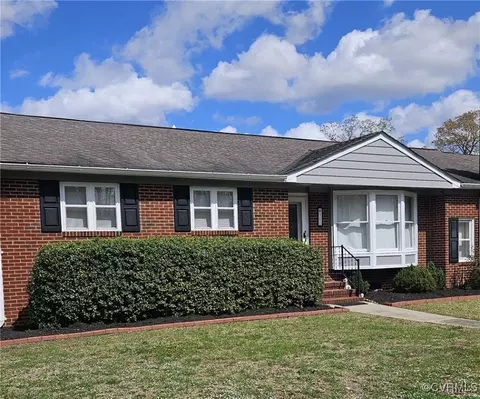 500 Forestview Dr, Colonial Heights, VA 23834