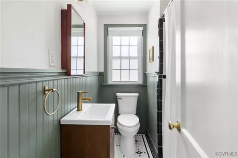 Bath - 116 Larne Ave, Richmond, VA 23224 photo 1 of 2