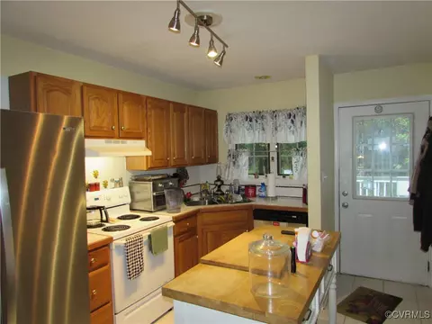 Kitchen - 119 Olde Footpath Rd, Aylett, VA 23009 photo 1 of 2