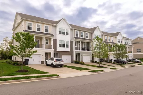 11909 Rubystone Dr, Chester, VA 23831