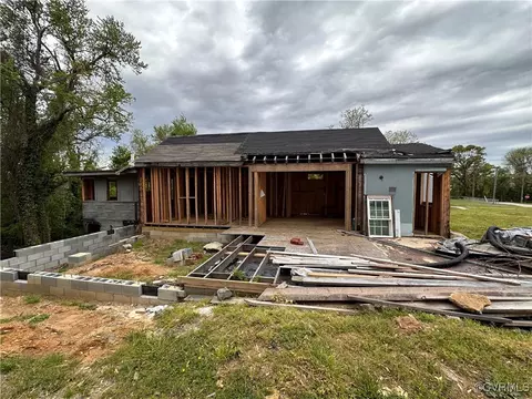522 St Andrew St, Petersburg, VA 23803