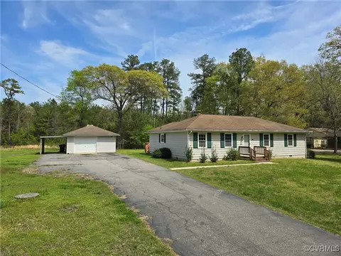 19327 Eanes Rd, Petersburg, VA 23803