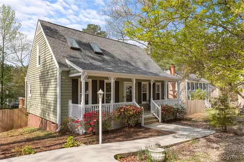 9249 Chatham Grove Ln, North Chesterfield, VA 23236