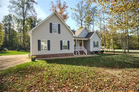 7868 George Mason Dr, Gloucester, VA 23061