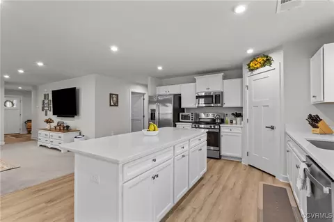 Kitchen - 8106 W Danube Loop, New Kent, VA 23124 photo 3 of 6