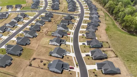 View/Area - 8106 W Danube Loop, New Kent, VA 23124 photo 6 of 9