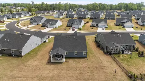 View/Area - 8106 W Danube Loop, New Kent, VA 23124 photo 3 of 9