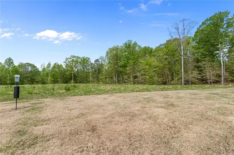Exterior - 8106 W Danube Loop, New Kent, VA 23124 photo 2 of 10