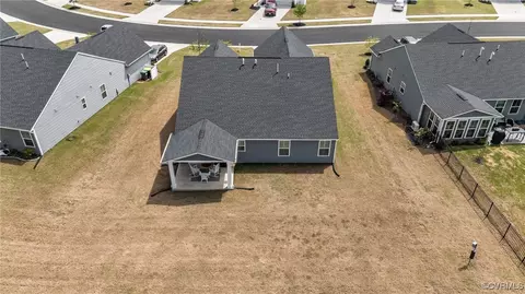 View/Area - 8106 W Danube Loop, New Kent, VA 23124 photo 2 of 9