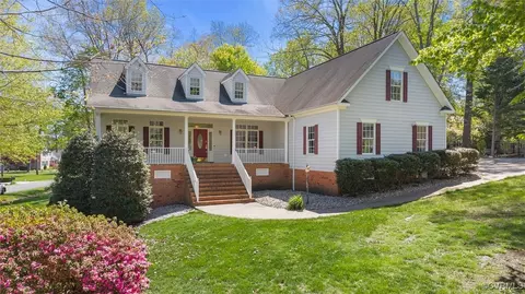 14494 Riverside Dr, Ashland, VA 23005