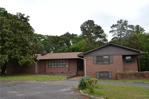 5109 W Hundred Rd, Chester, VA 23831