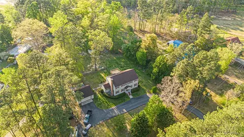 17320 Branders Bridge Rd, Colonial Heights, VA 23834