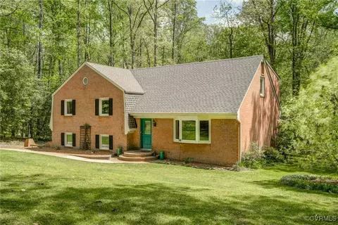 11841 Bollingbrook Dr, North Chesterfield, VA 23236
