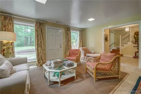 Living - 3701 Darby Dr, Midlothian, VA 23113 photo 8 of 8