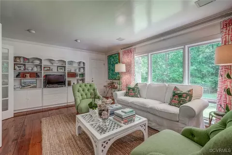 Living - 3701 Darby Dr, Midlothian, VA 23113 photo 5 of 8