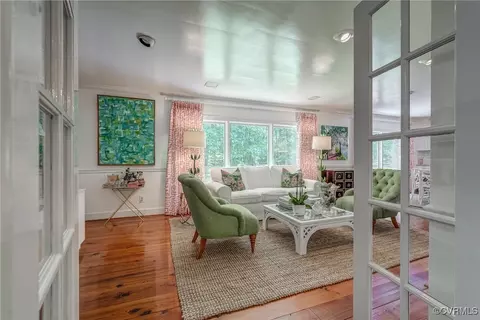 Living - 3701 Darby Dr, Midlothian, VA 23113 photo 2 of 8