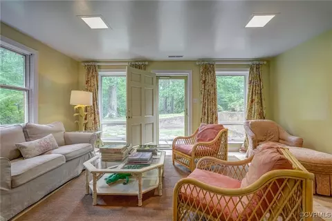 Living - 3701 Darby Dr, Midlothian, VA 23113 photo 7 of 8
