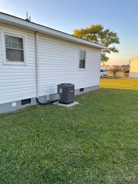 156 Rouzie Dr, Tappahannock, VA 22560