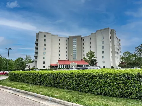 301 Beacon Ridge Dr #607, Hopewell, VA 23860