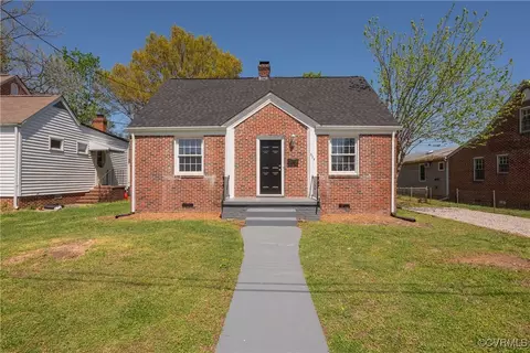 325 Bristol Ave, Colonial Heights, VA 23834