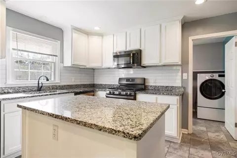 204 Pine St, Jarratt, VA 23867 photo 9