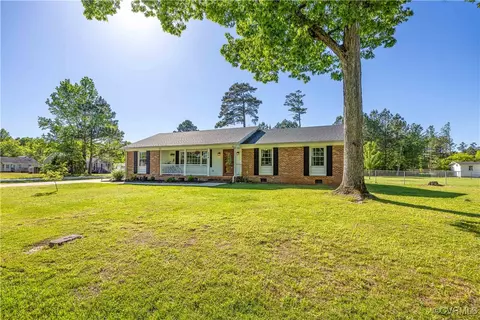 204 Pine St, Jarratt, VA 23867 photo 3