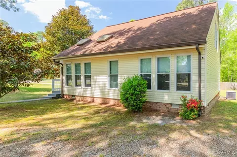 15809 Roland View Dr, Chester, VA 23831