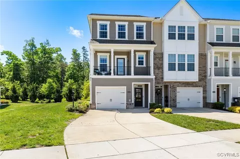 6101 W Stonepath Garden Dr, Chester, VA 23831