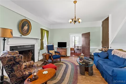 Living - 300 Poorhouse Rd, Rice, VA 23966 photo 3 of 3