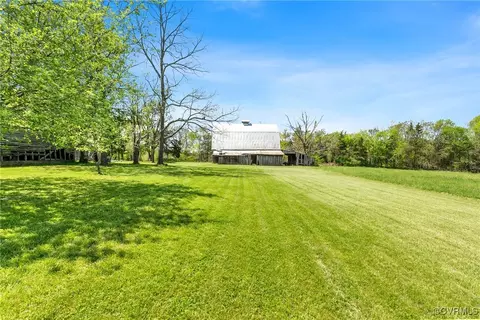 Exterior - 300 Poorhouse Rd, Rice, VA 23966 photo 10 of 18