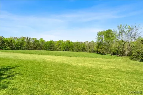 Exterior - 300 Poorhouse Rd, Rice, VA 23966 photo 9 of 18