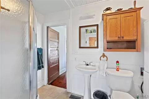 Bath - 300 Poorhouse Rd, Rice, VA 23966 photo 1 of 2