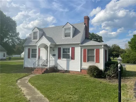 Exterior - 262 E Williamsburg Rd, Sandston, VA 23150 photo 5 of 6