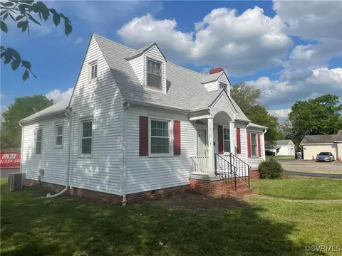 Exterior - 262 E Williamsburg Rd, Sandston, VA 23150 photo 2 of 6