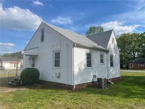 Exterior - 262 E Williamsburg Rd, Sandston, VA 23150 photo 3 of 6