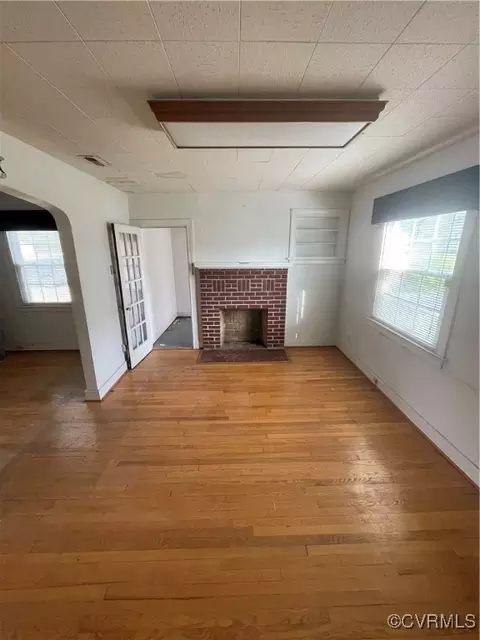Living - 262 E Williamsburg Rd, Sandston, VA 23150 photo 3 of 4
