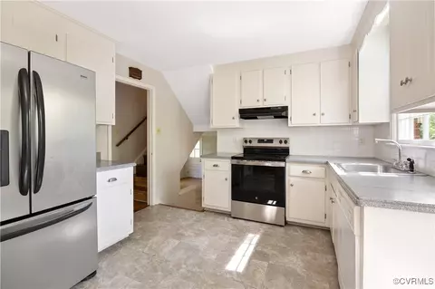 Kitchen - 11801 Winfore Dr, Midlothian, VA 23113 photo 1 of 2
