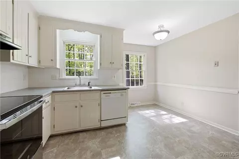 Kitchen - 11801 Winfore Dr, Midlothian, VA 23113 photo 2 of 2