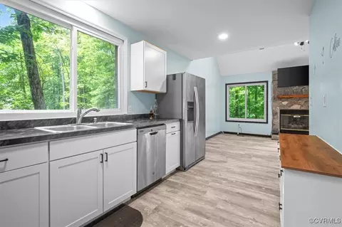 3018 Maplevale Rd, Chester, VA 23831 photo 7