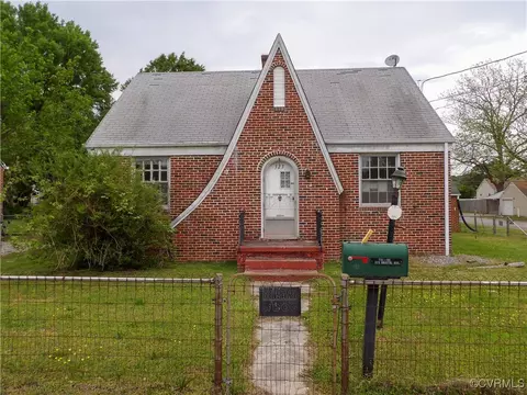 323 Bristol Ave, Colonial Heights, VA 23834