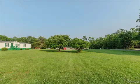 Exterior - 1455 Hendricks Rd, Pamplin, VA 23958 photo 4 of 8