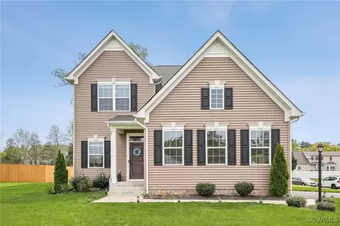 13601 Enon Oaks Pl, Chester, VA 23836