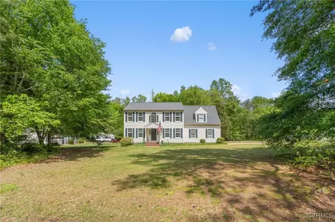300 Cove Cv, Lanexa, VA 23089