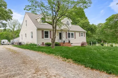 1926 Point Of Rocks Rd, Chester, VA 23836